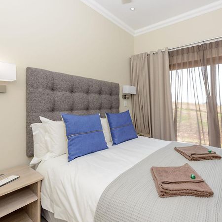 Cayley Mountain Resort Champagne Valley Экстерьер фото