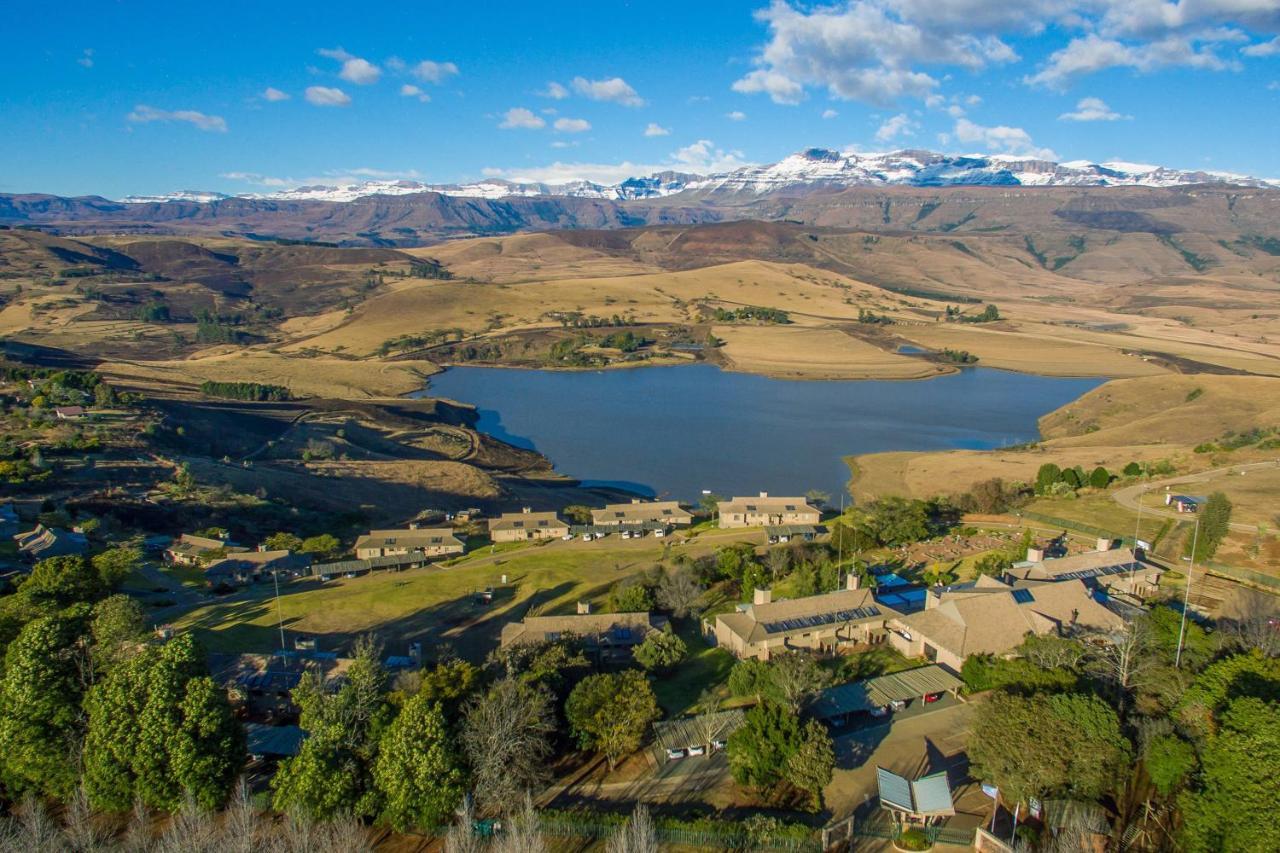 Cayley Mountain Resort Champagne Valley Экстерьер фото