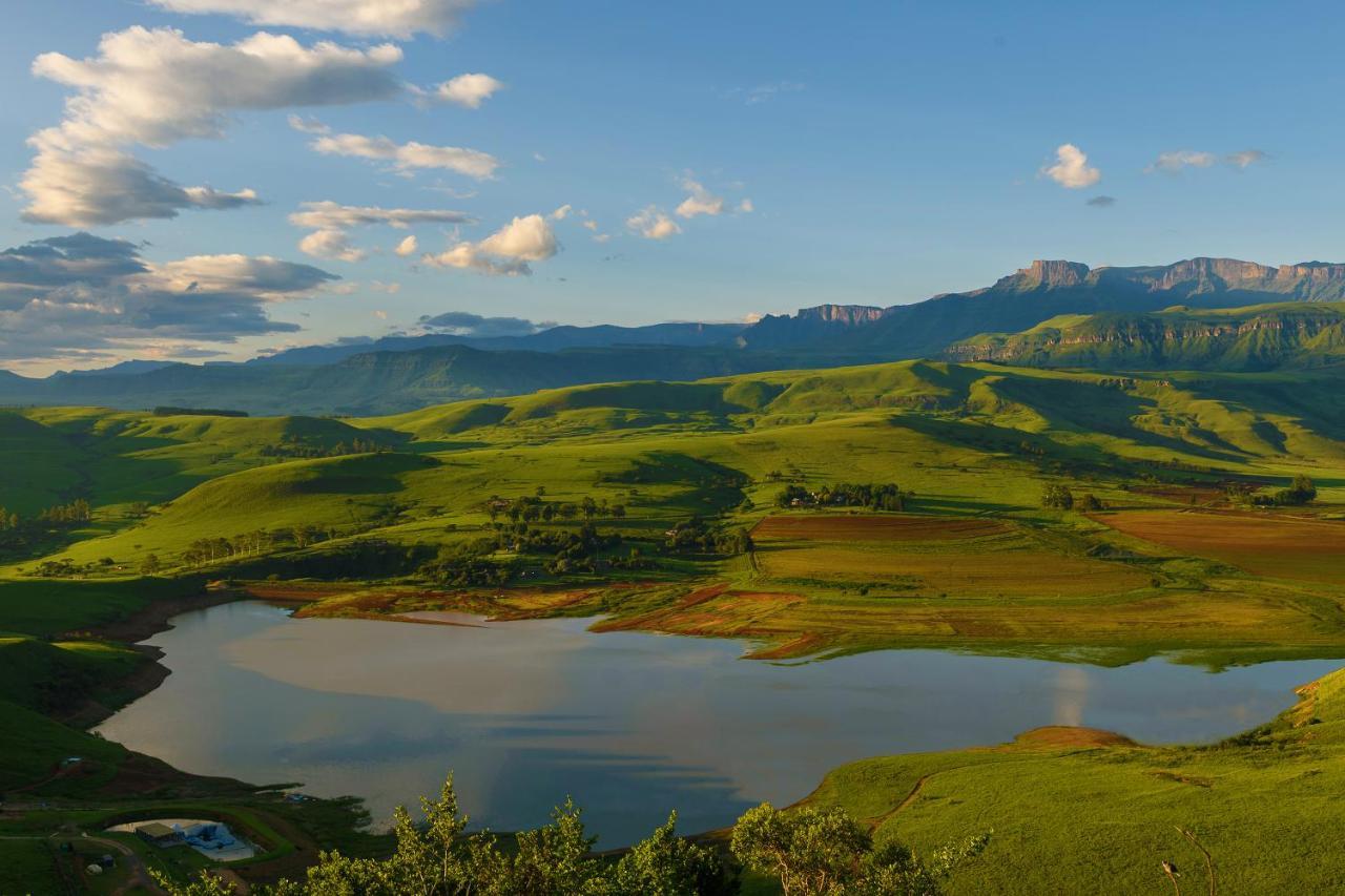 Cayley Mountain Resort Champagne Valley Экстерьер фото